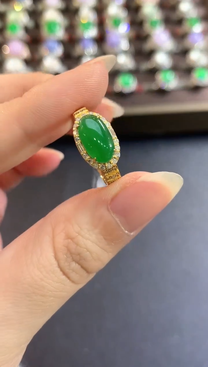 18K金镶嵌戒指翡翠b132 