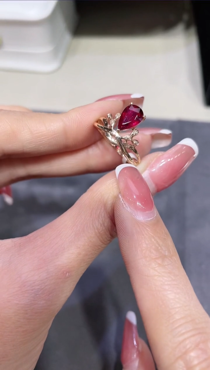 【闪购商品】碧玺戒指18K金镶嵌·