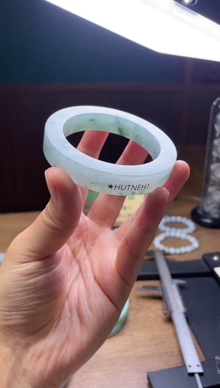 未镶嵌手镯定制翡翠守*定制