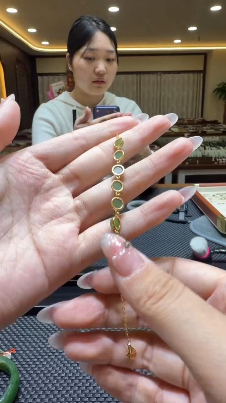 颈饰未镶嵌和田玉手链