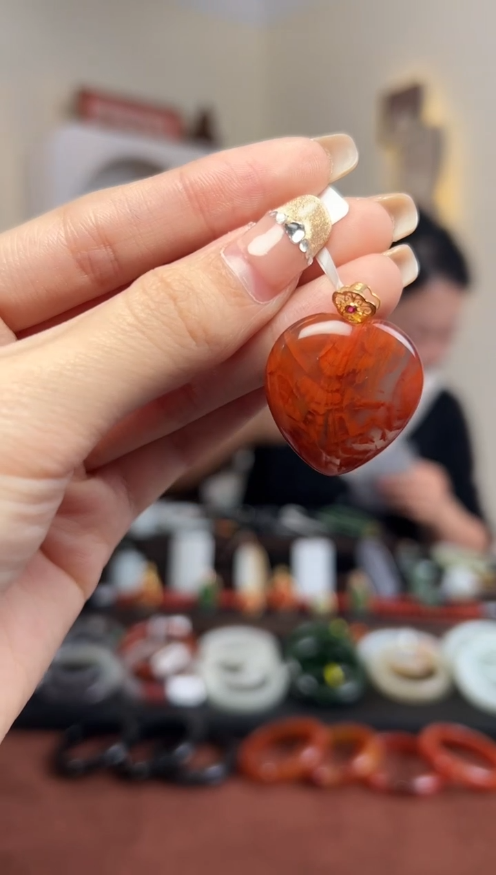 【闪购商品】南红玛瑙颈饰18K金镶嵌05- 27*11 