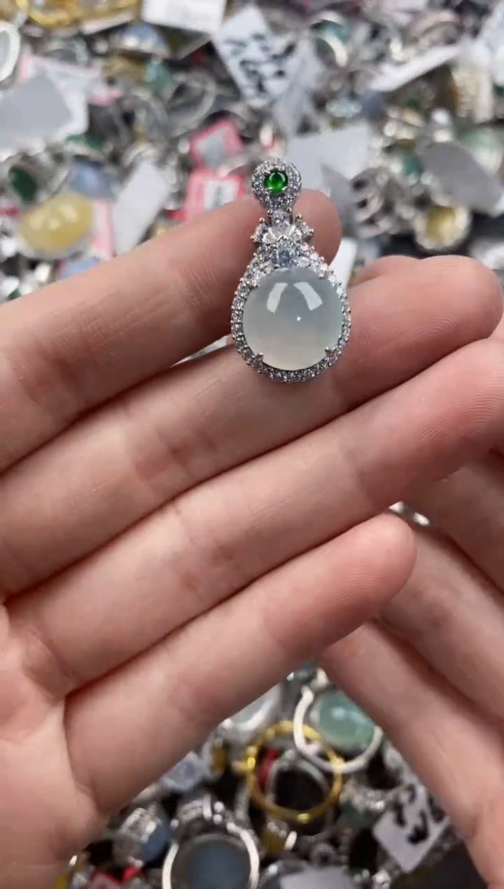 银S925镶嵌戒指翡翠666       1