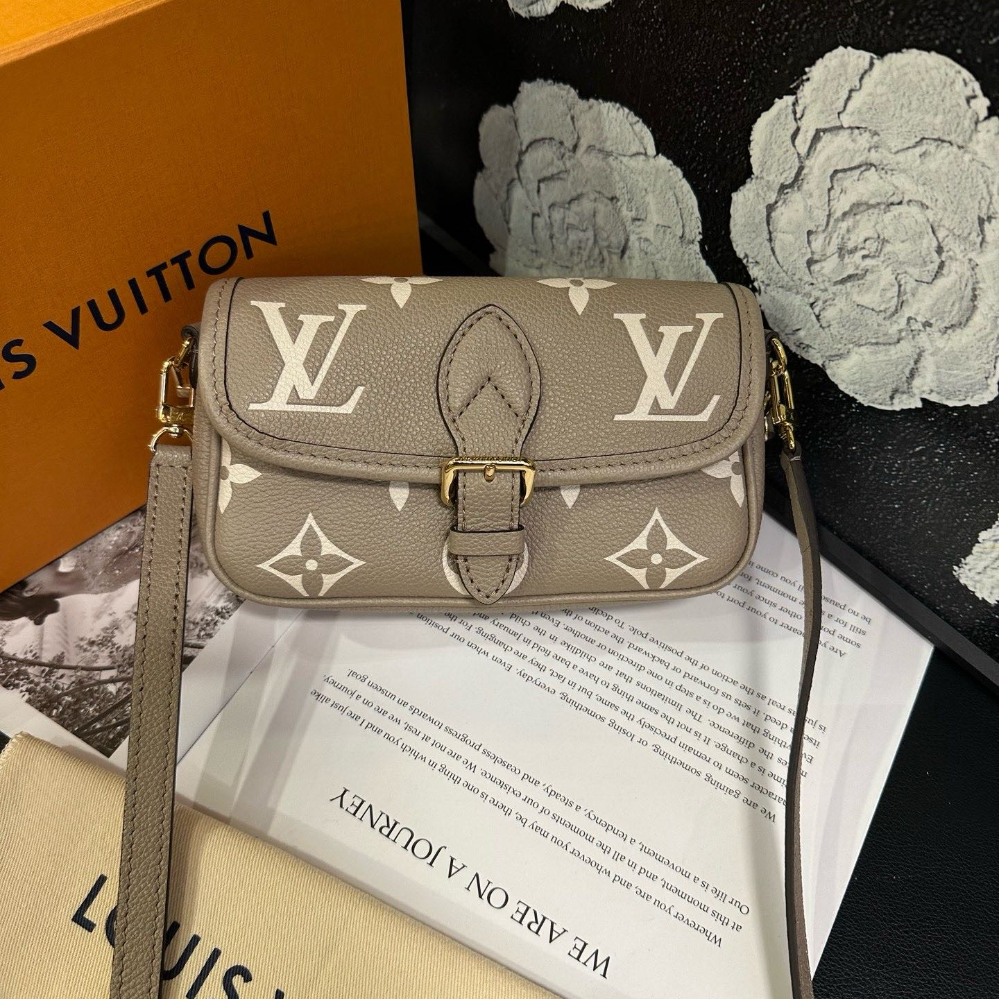 99新 LouisVuitton/路易威登 芯片大象灰nano法棍单肩包B3426