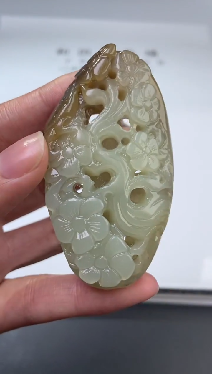 未镶嵌和田玉挂件371746    多人