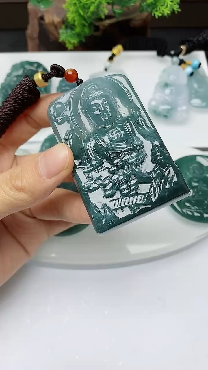 【闪购商品】翡翠颈饰未镶嵌