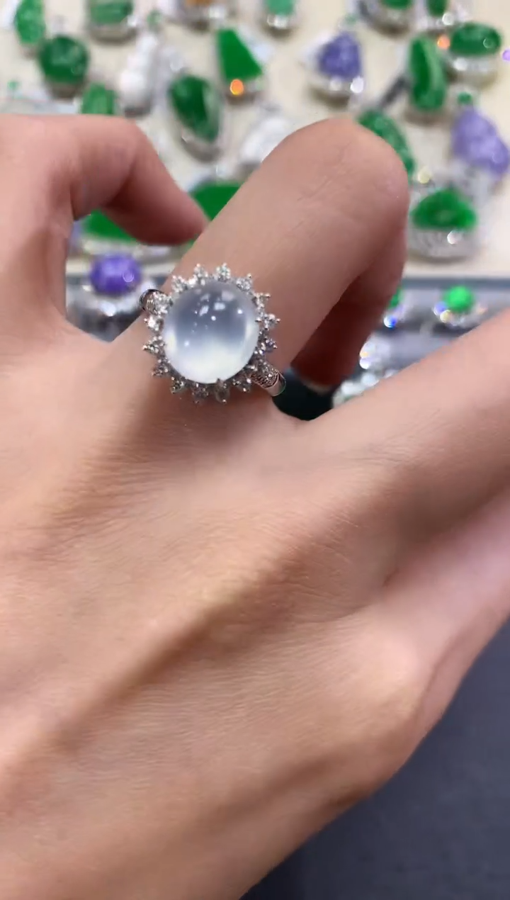 【闪购商品】翡翠戒指18K金镶嵌w8     