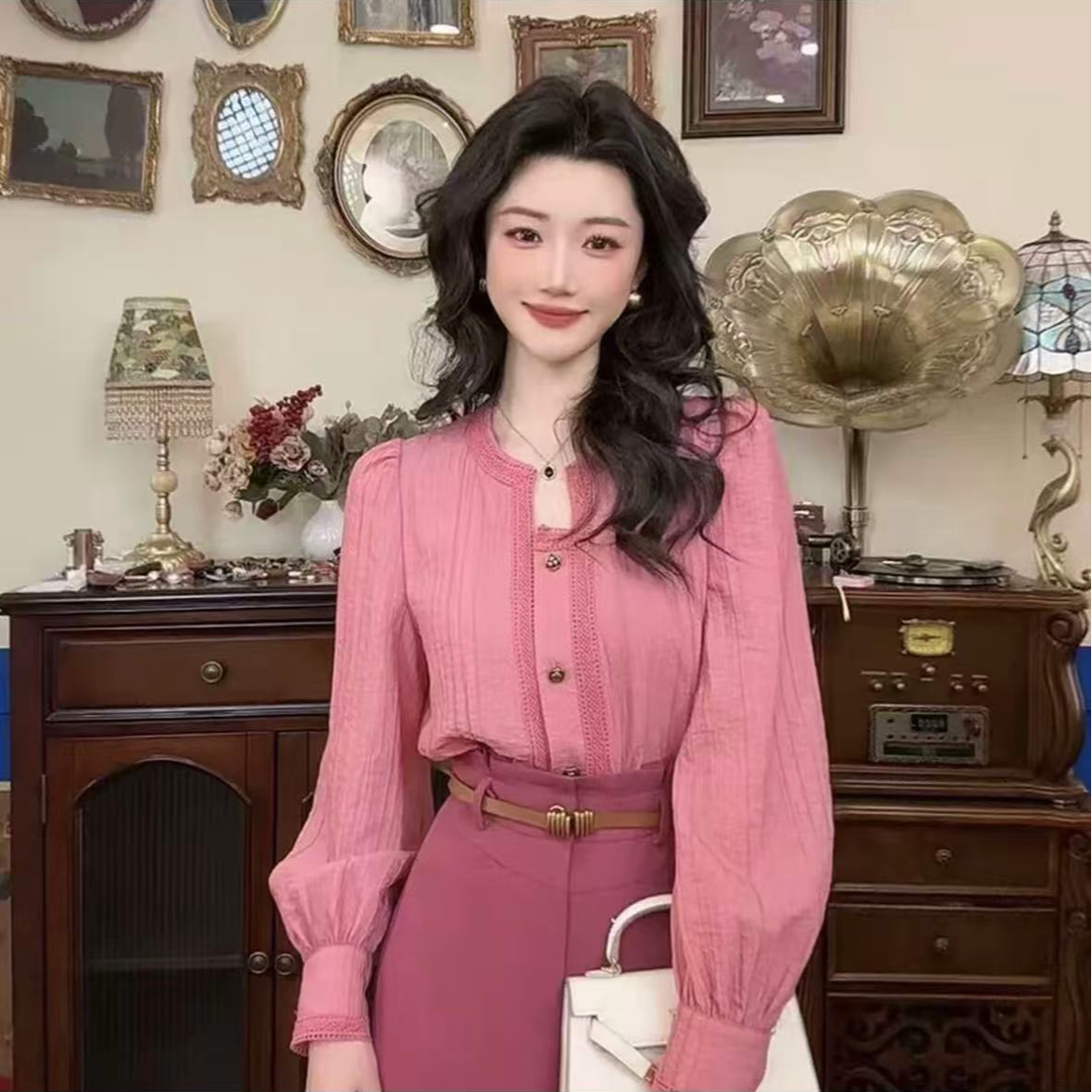 2025秋季新款法式高端V领粉色长袖上衣小衫