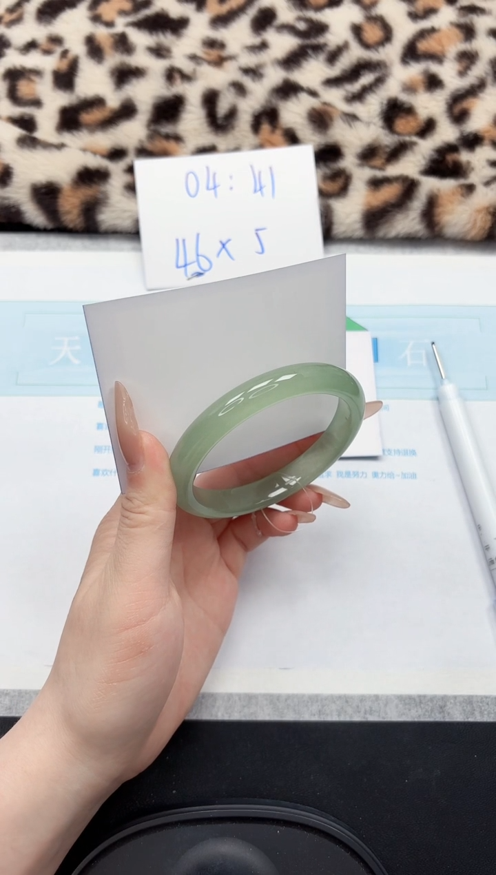 【闪购商品】石英质玉手镯未镶嵌19-54.5