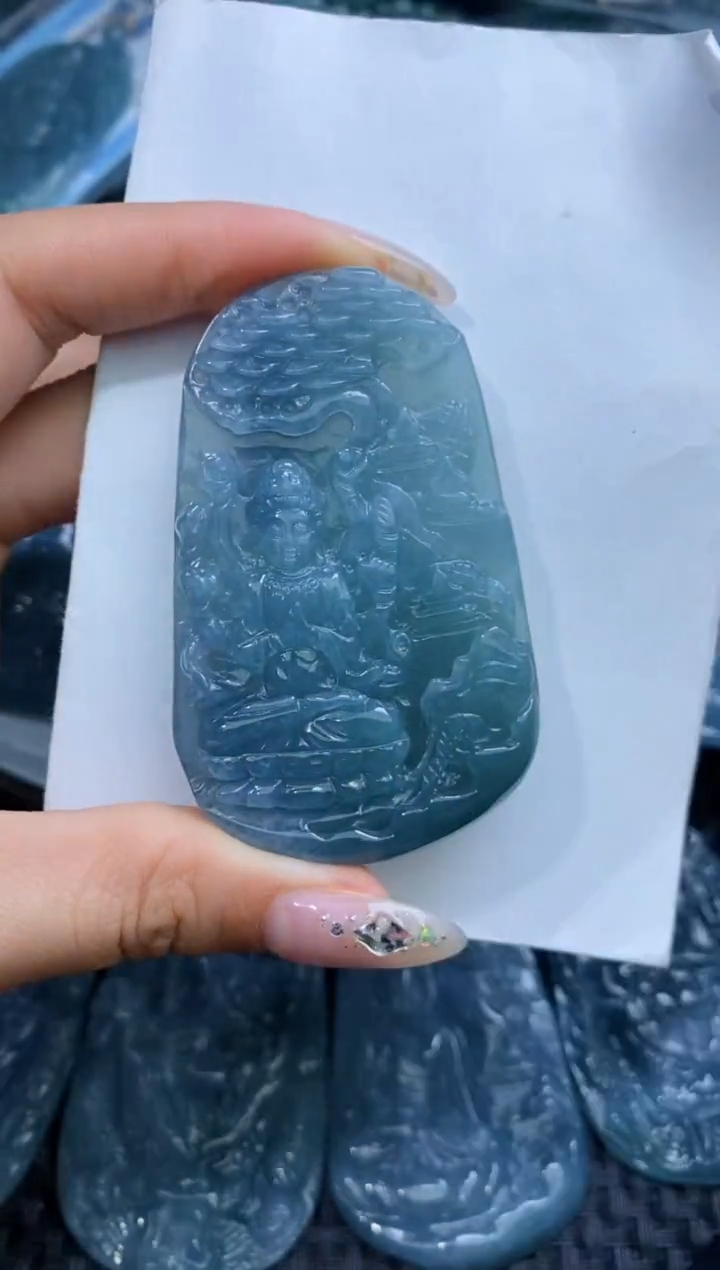 【闪购商品】翡翠颈饰未镶嵌          