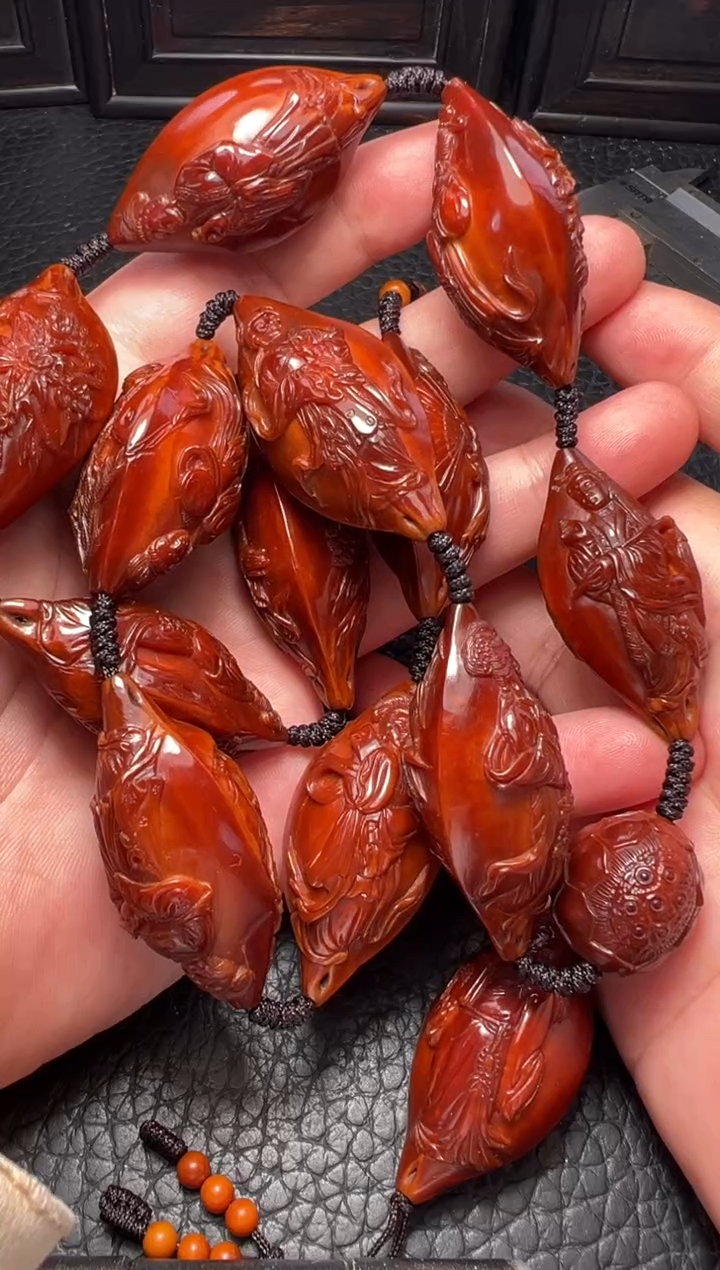 手串/手链橄榄核回血许忠英双面浮雕十二金钗脖挂