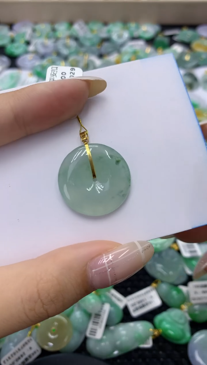 翡翠18K金镶嵌颈饰天然缅甸翡翠A货