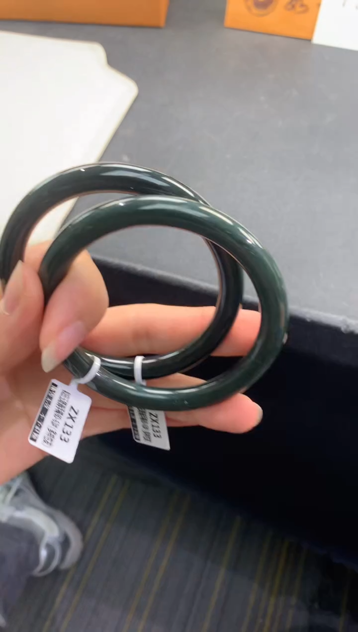 未镶嵌手镯和田玉ZX133 和田玉塔青手镯60-61# 多样性发其一