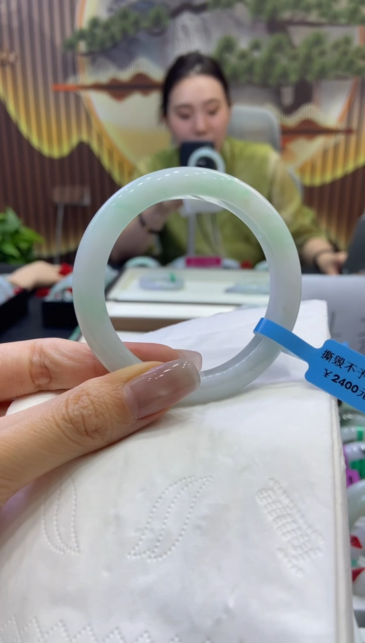 翡翠手镯未镶嵌00008263
