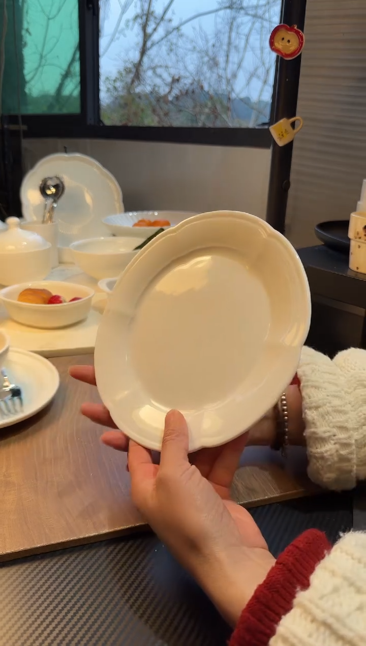 陶瓷8英寸开元花盘子