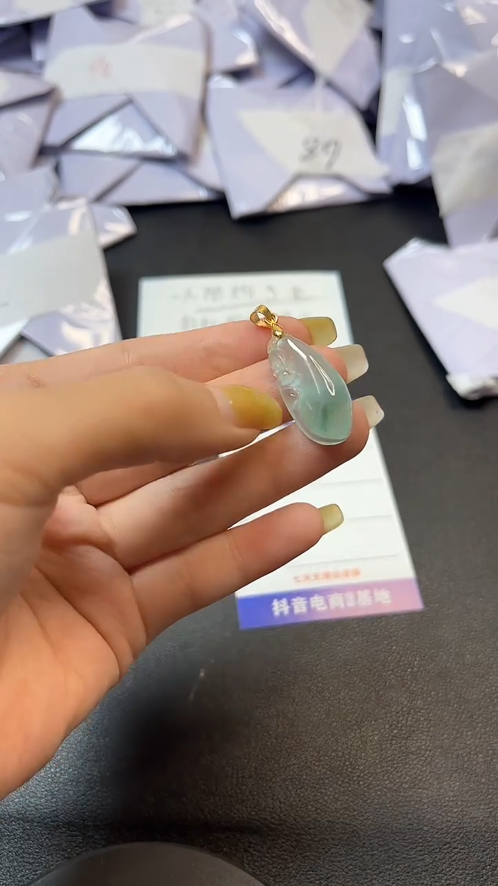 翡翠未镶嵌颈饰时尚精品 一物一拍