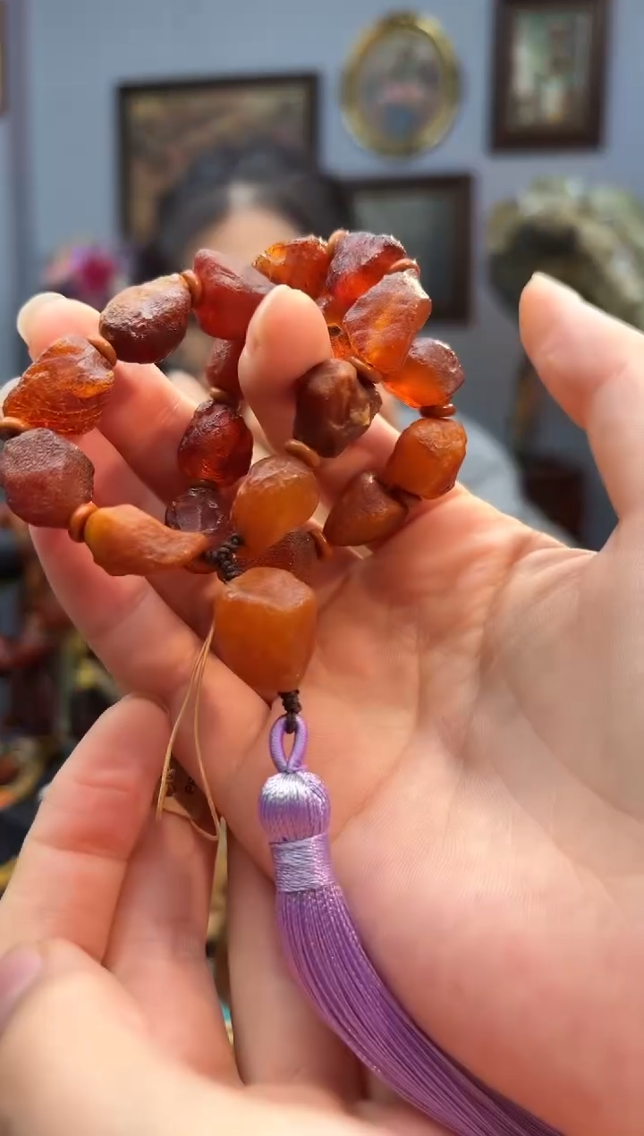 手串琥珀未镶嵌手持