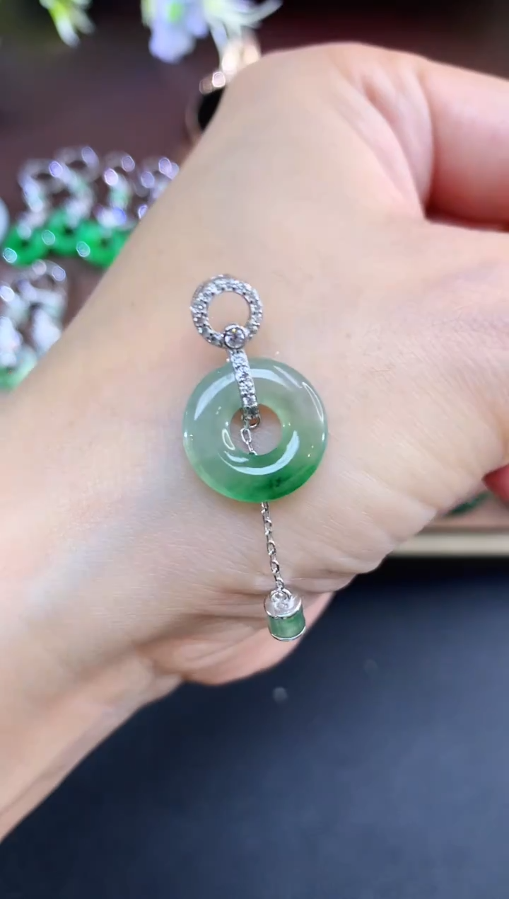 吊坠(不含链)未镶嵌翡翠85买断场不退不换|