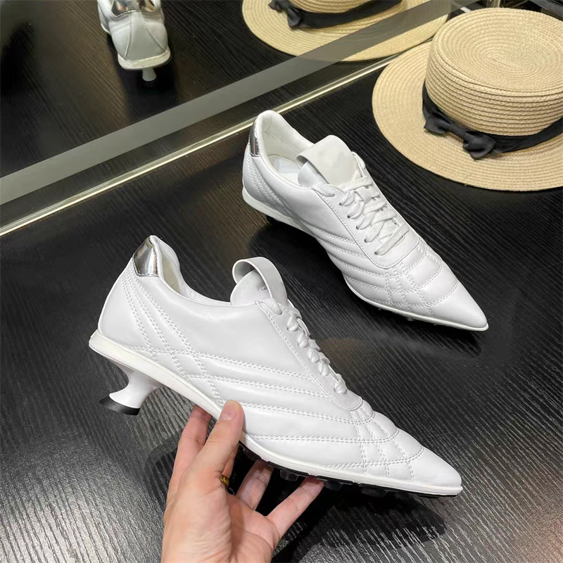 新款春秋尖头猫跟单鞋   听主播提示下单～