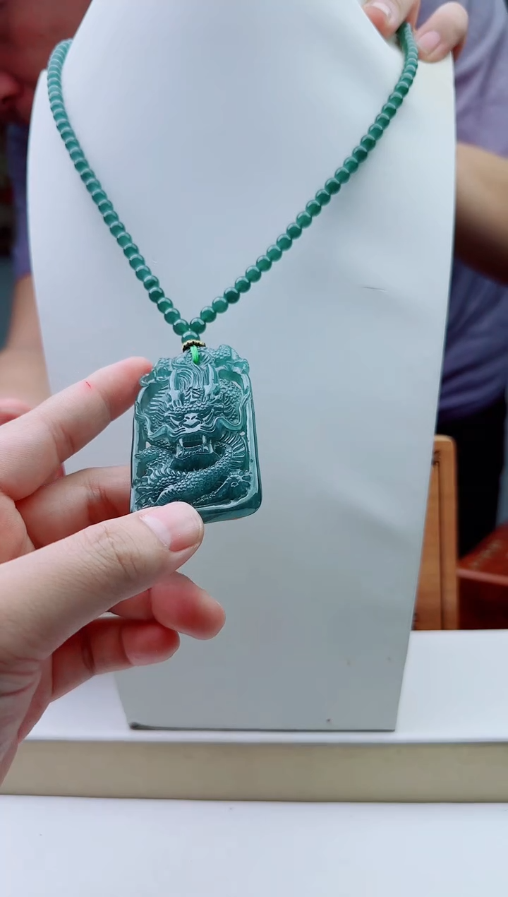颈饰未镶嵌翡翠多样性发其一