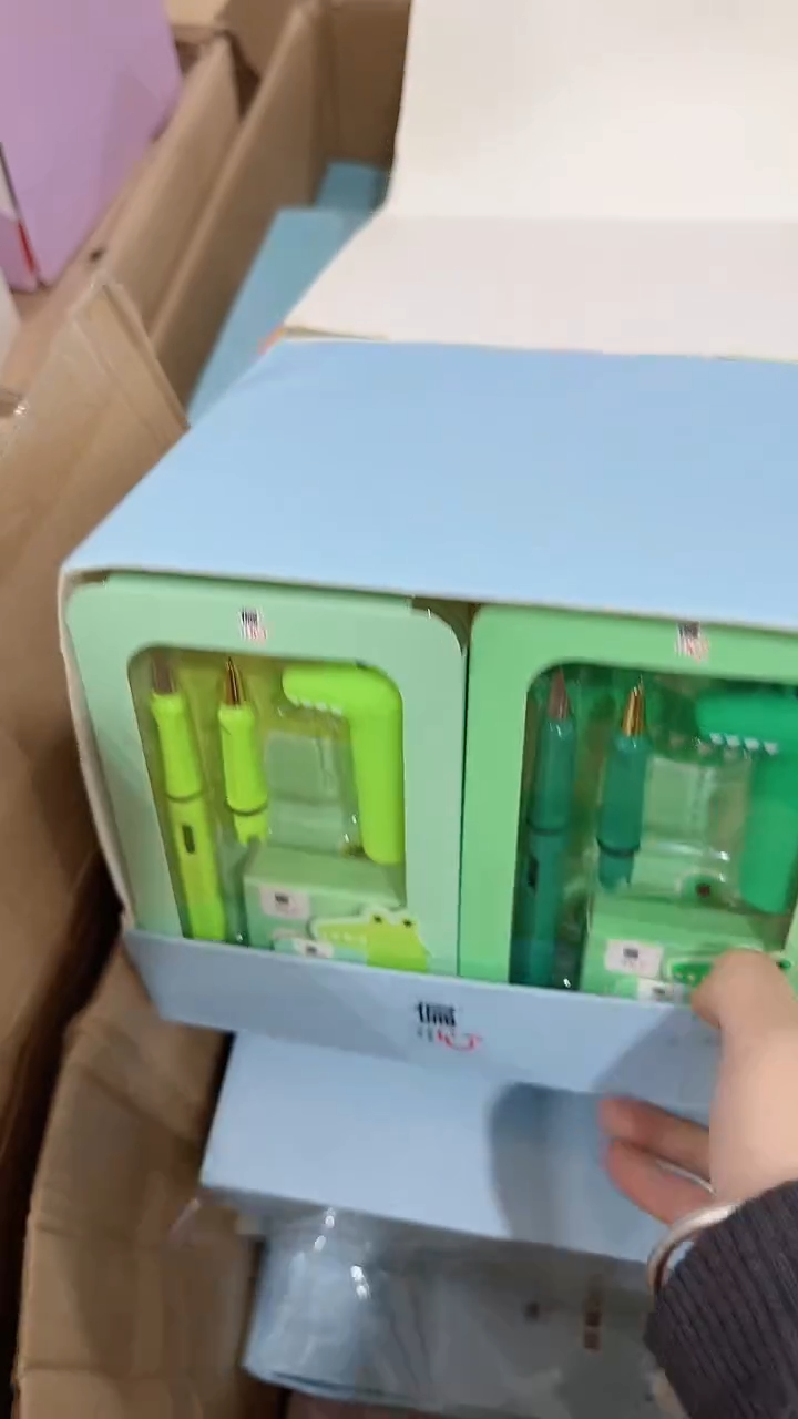 卡通恐龙钢笔001