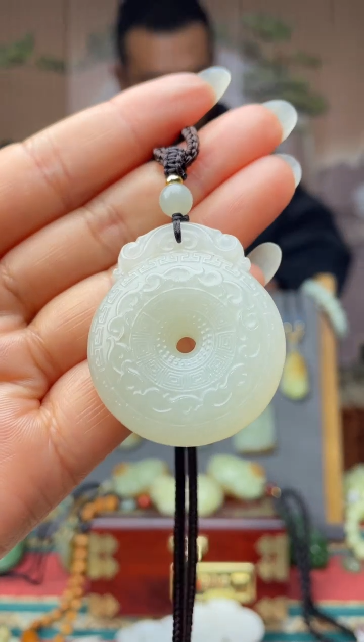 颈饰未镶嵌和田玉拍一发一