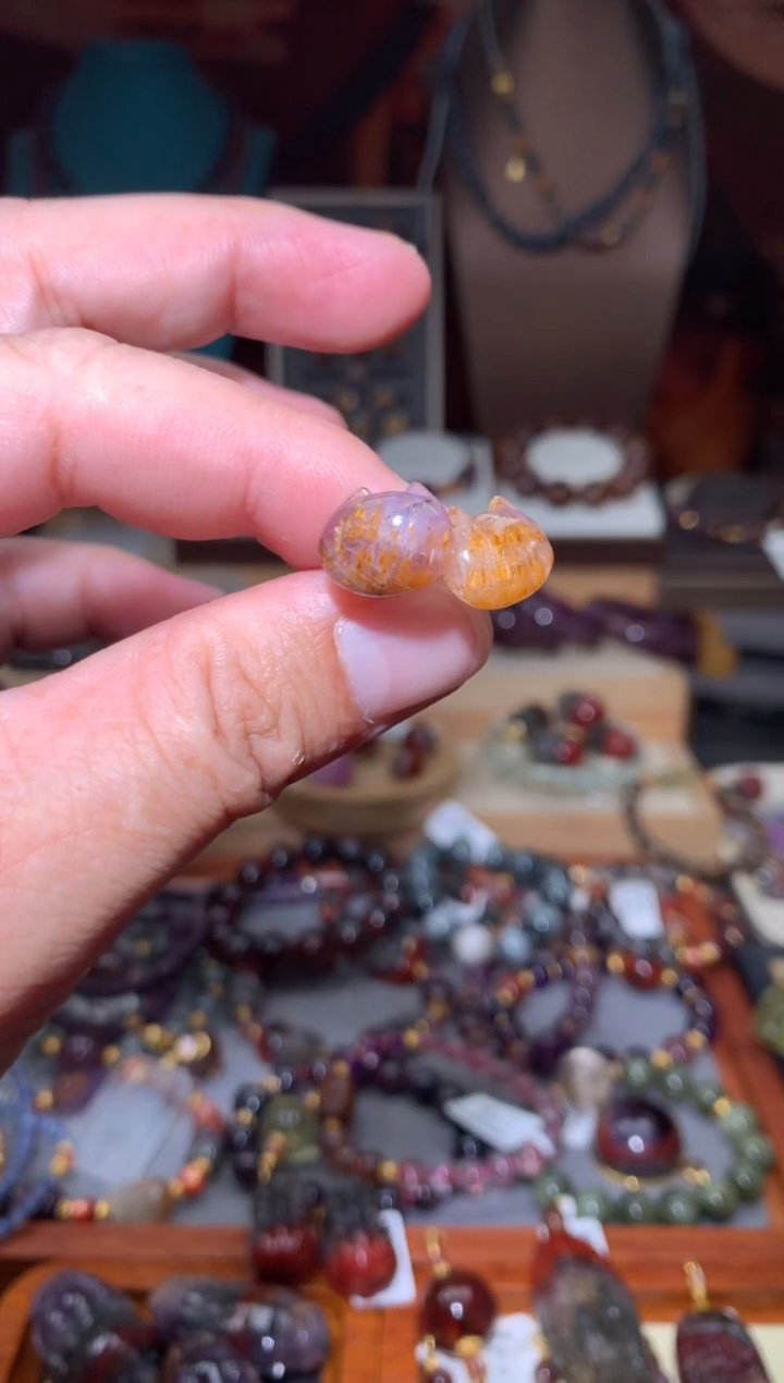 未镶嵌珠宝半成品水晶极光紫钛猫耳钉，多样性