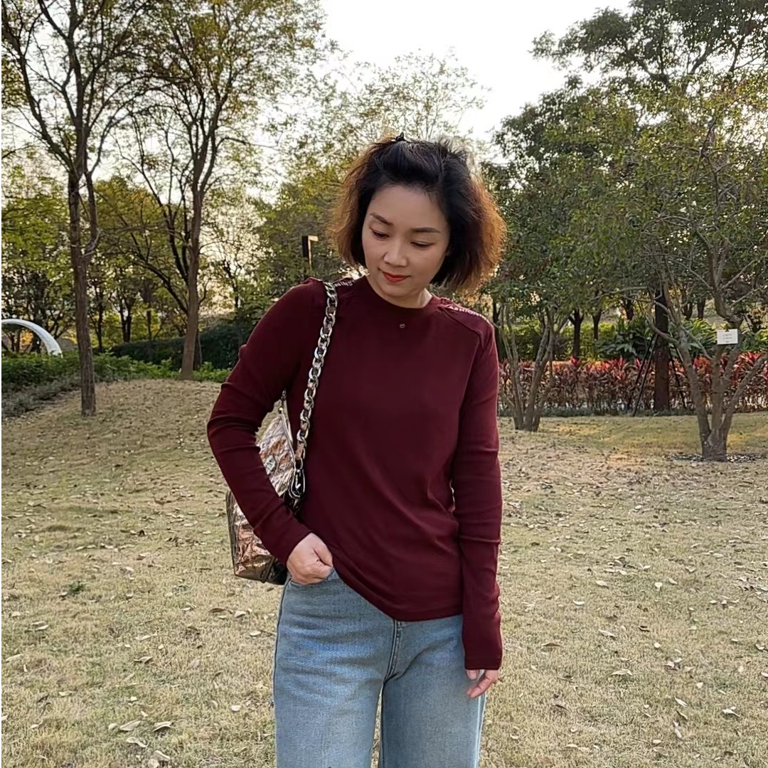 【卿她】新款字母刺绣百搭圆领上衣长袖T恤女