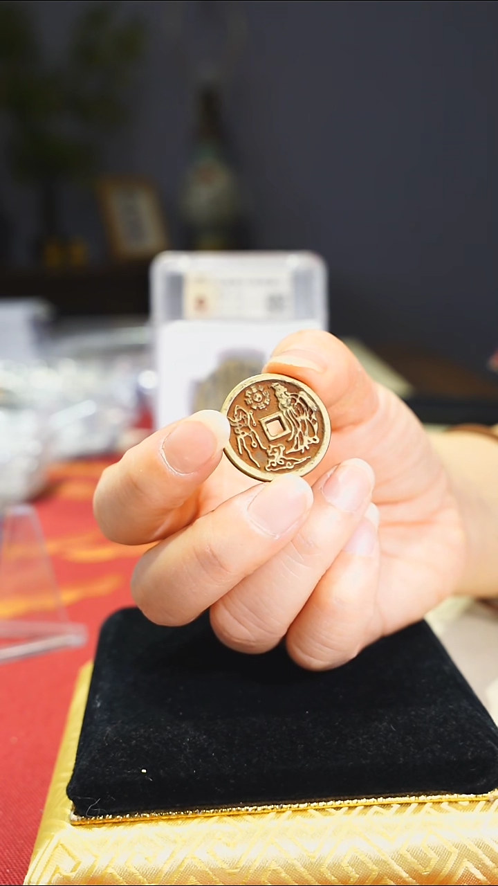 【闪购商品】金属老老君拂尘踏祥云0007