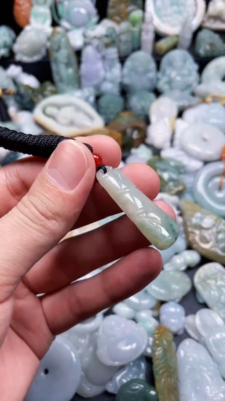 翡翠未镶嵌颈饰天然翡翠a货