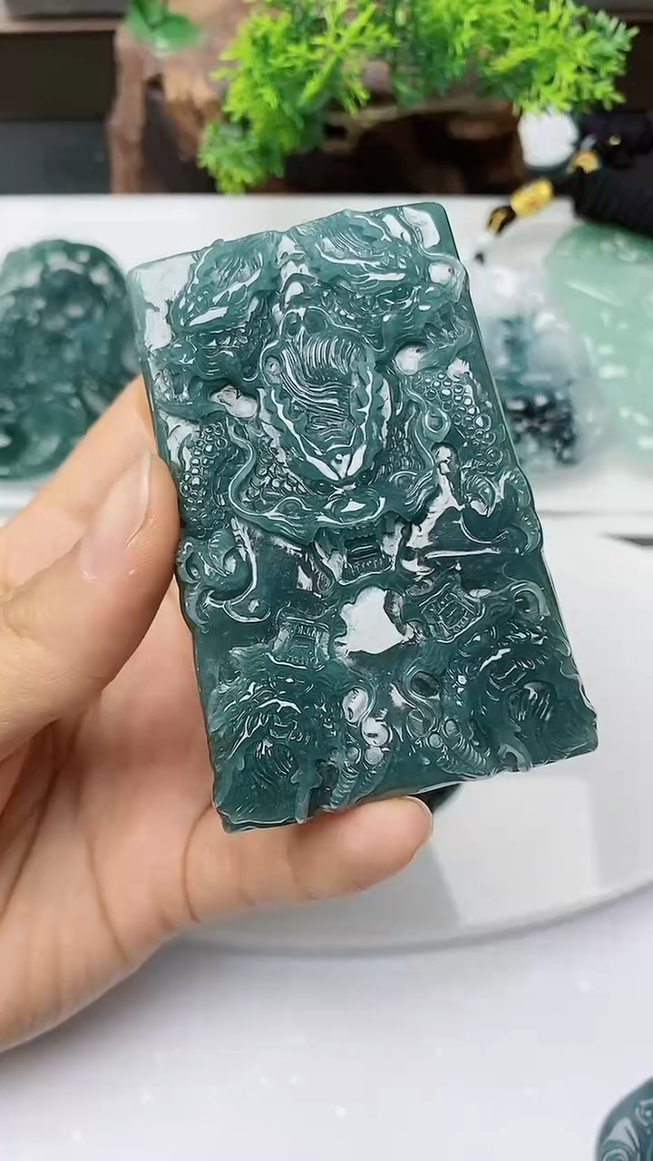 【闪购商品】翡翠颈饰未镶嵌        
