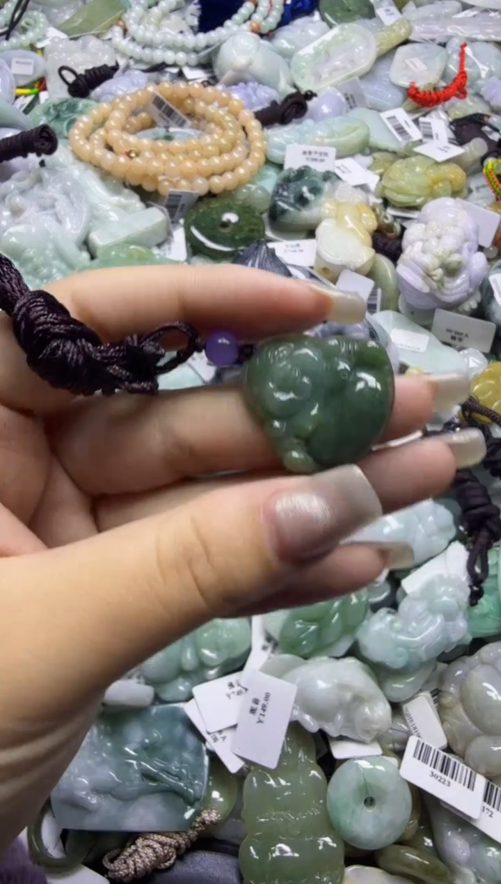 【闪购商品】翡翠颈饰未镶嵌00015705