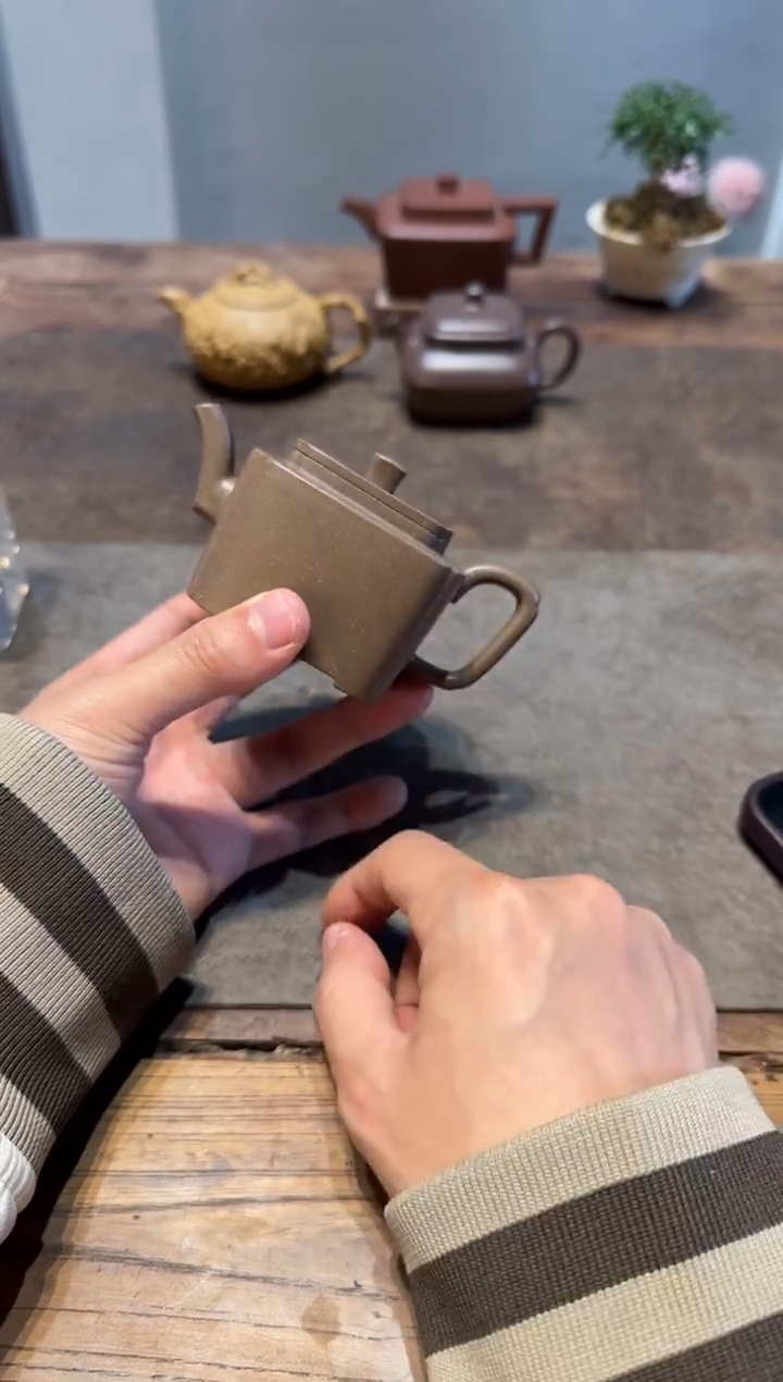 茶壶紫砂郑*韩同春紫砂壶