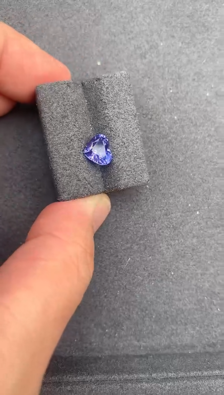 【闪购商品】彩色蓝宝石裸石未镶嵌2ct无烧紫蓝宝