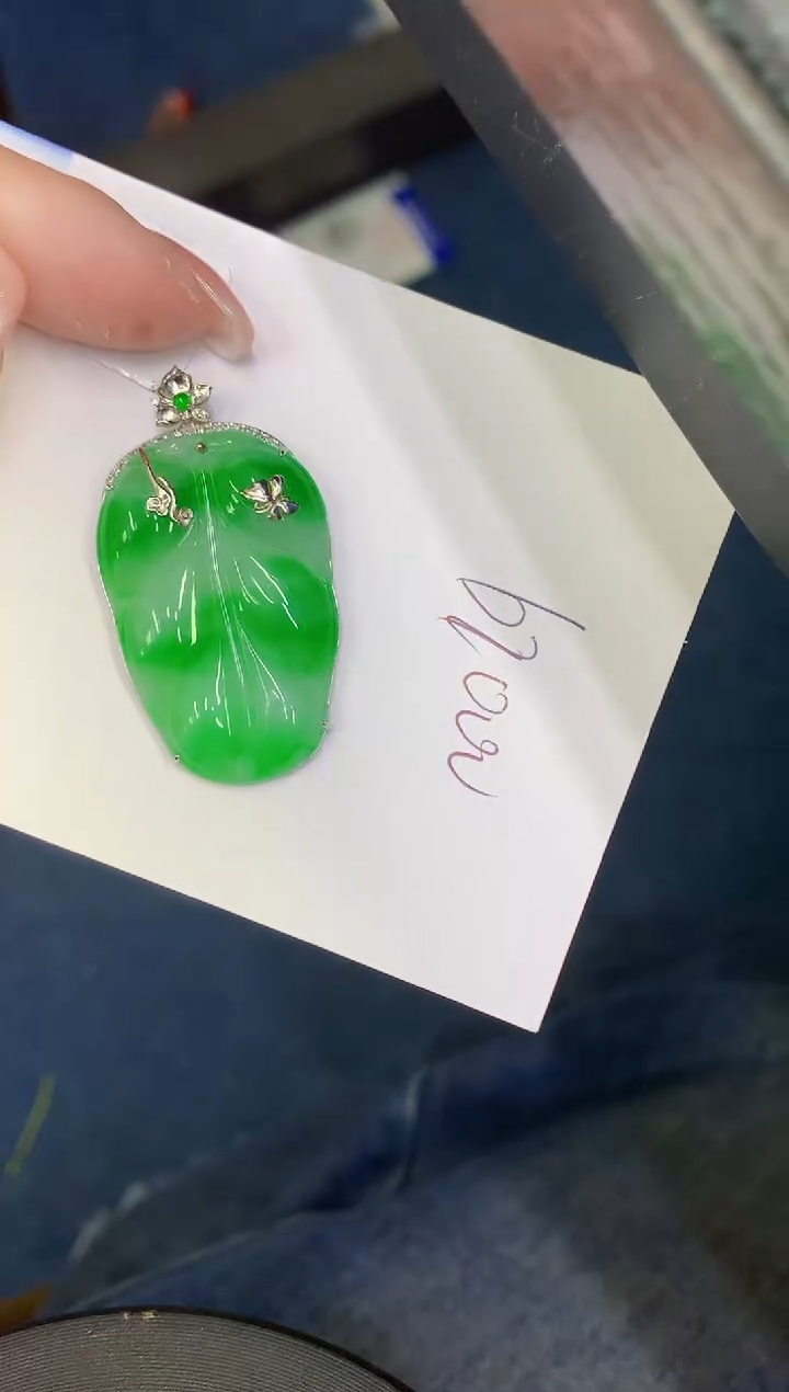 翡翠18K金镶嵌颈饰00000000000