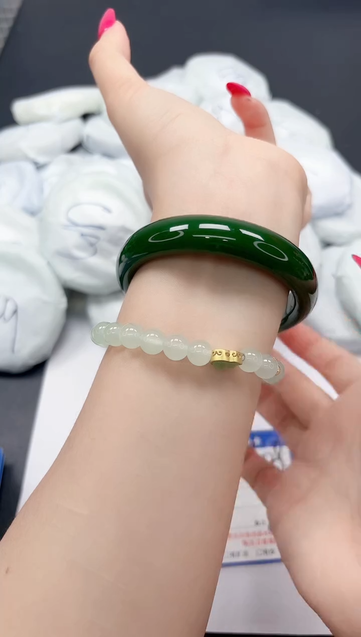 未镶嵌手镯石英质玉A229/58