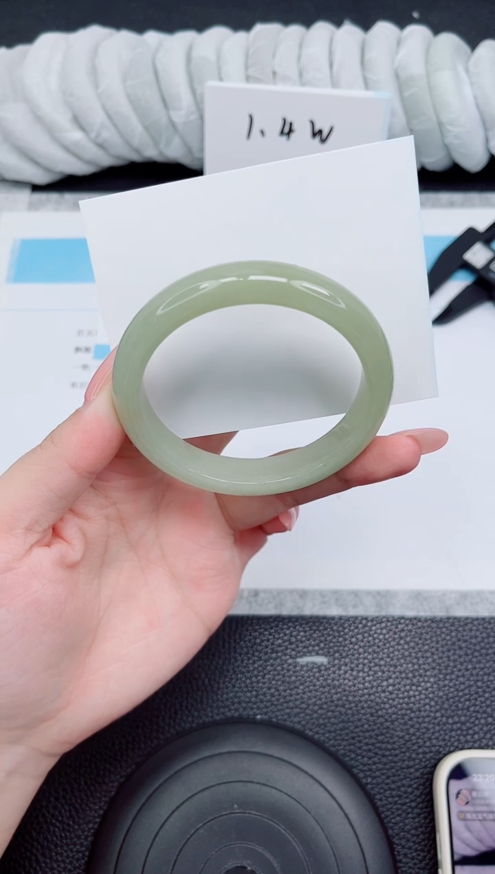 石英质玉手镯未镶嵌111-58.7