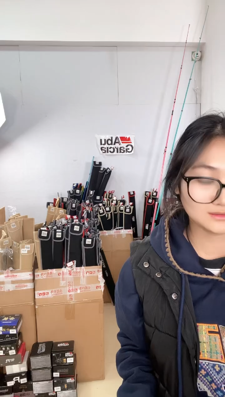 锦**运9750二手阿布黑马仕3代2.1ML枪柄