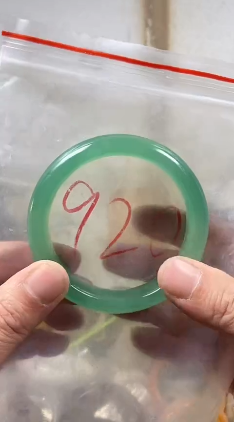 【闪购商品】石英质玉手镯未镶嵌62+920