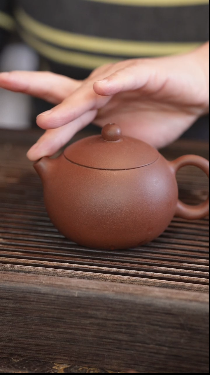 茶壶紫砂西施 紫泥 半手工 210cc
