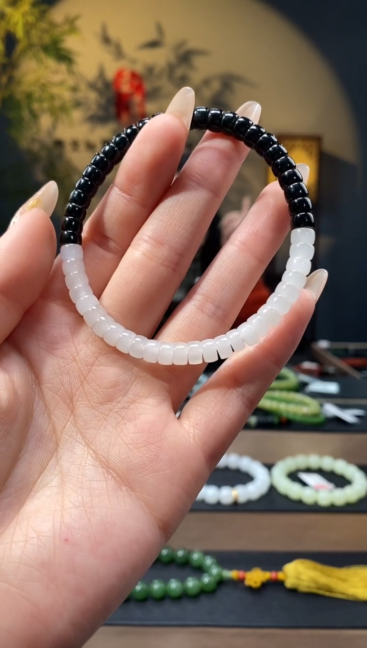 【闪购商品】和田玉-未镶嵌6mm黑白药片手串