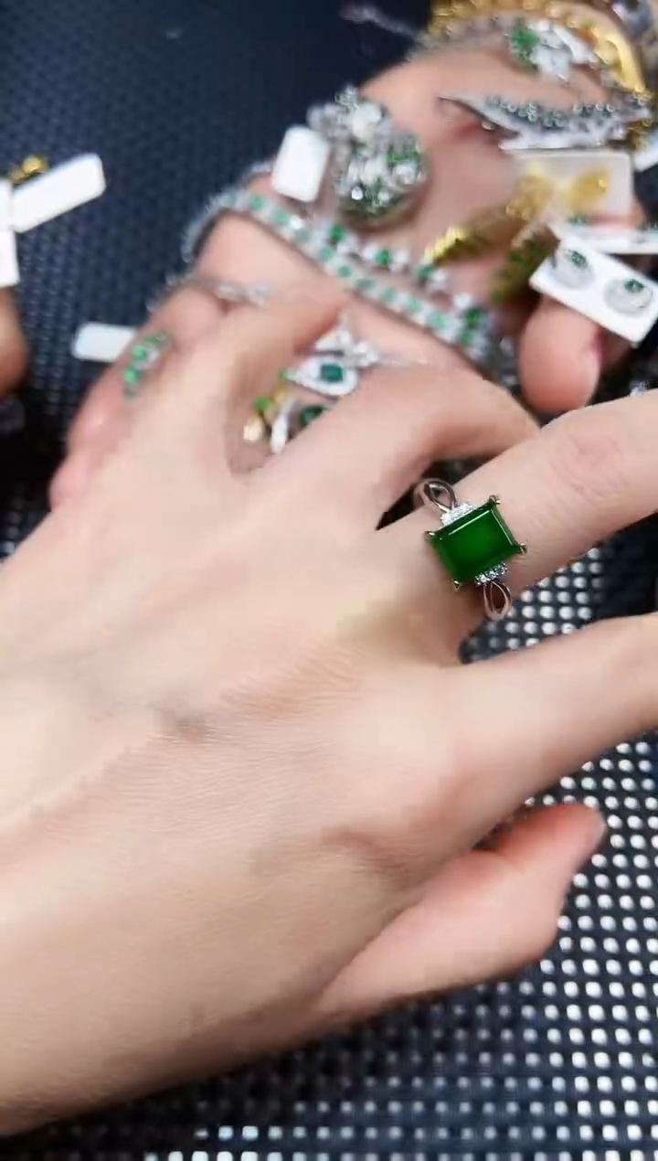 【闪购商品】翡翠戒指未镶嵌1111111111