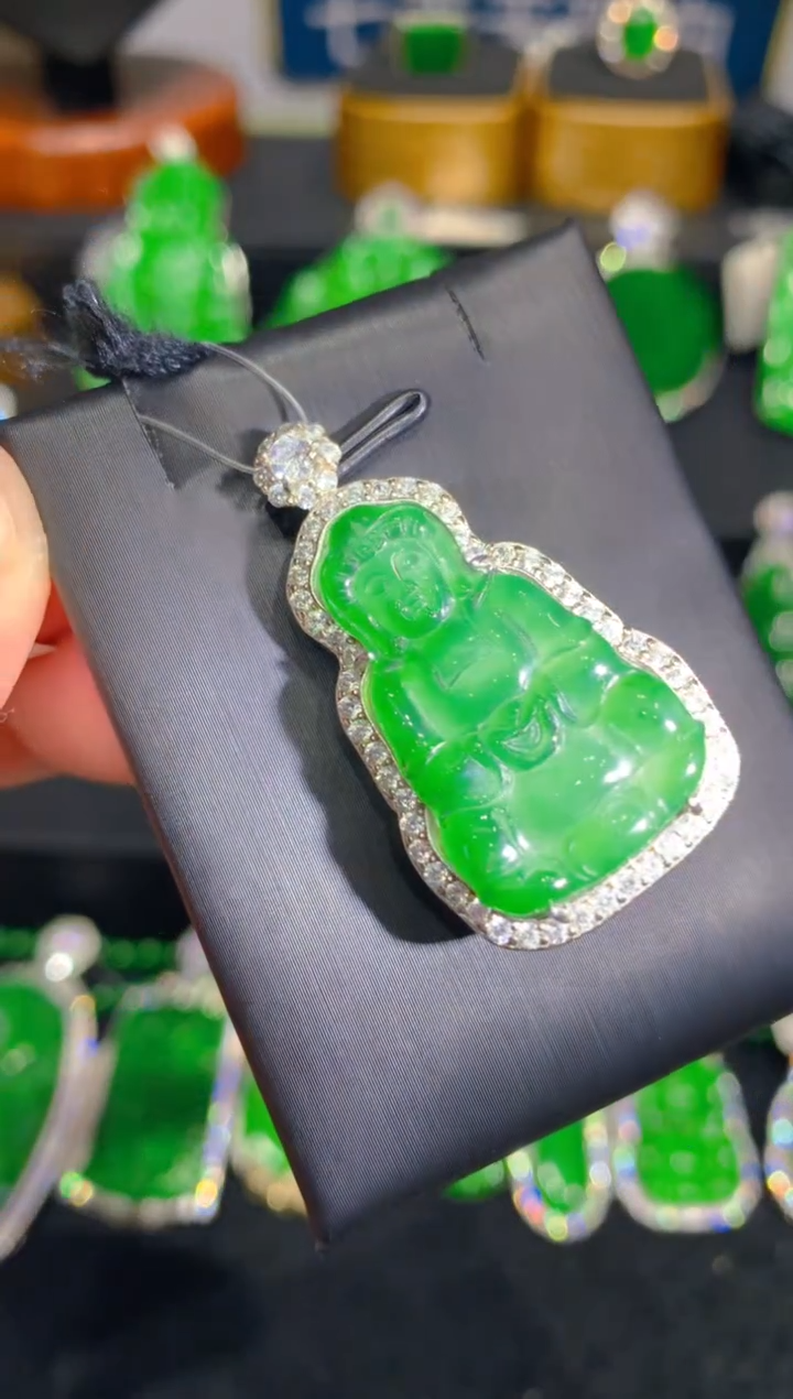 【闪购商品】翡翠颈饰银S925镶嵌8一季