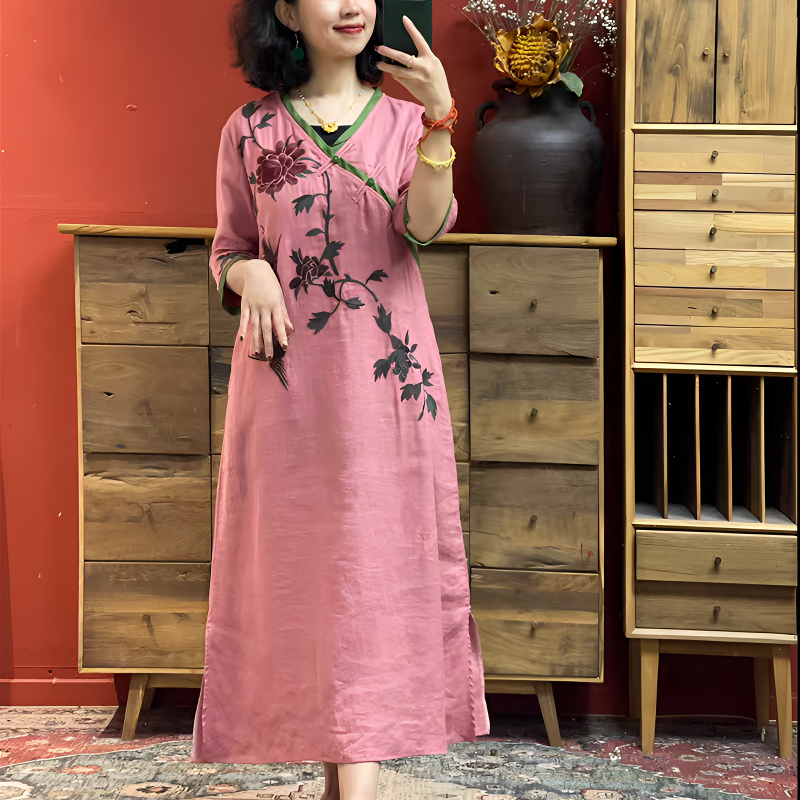 国风新中式文艺改良旗袍刺绣V领连衣裙女2025夏新款宽松显瘦长裙
