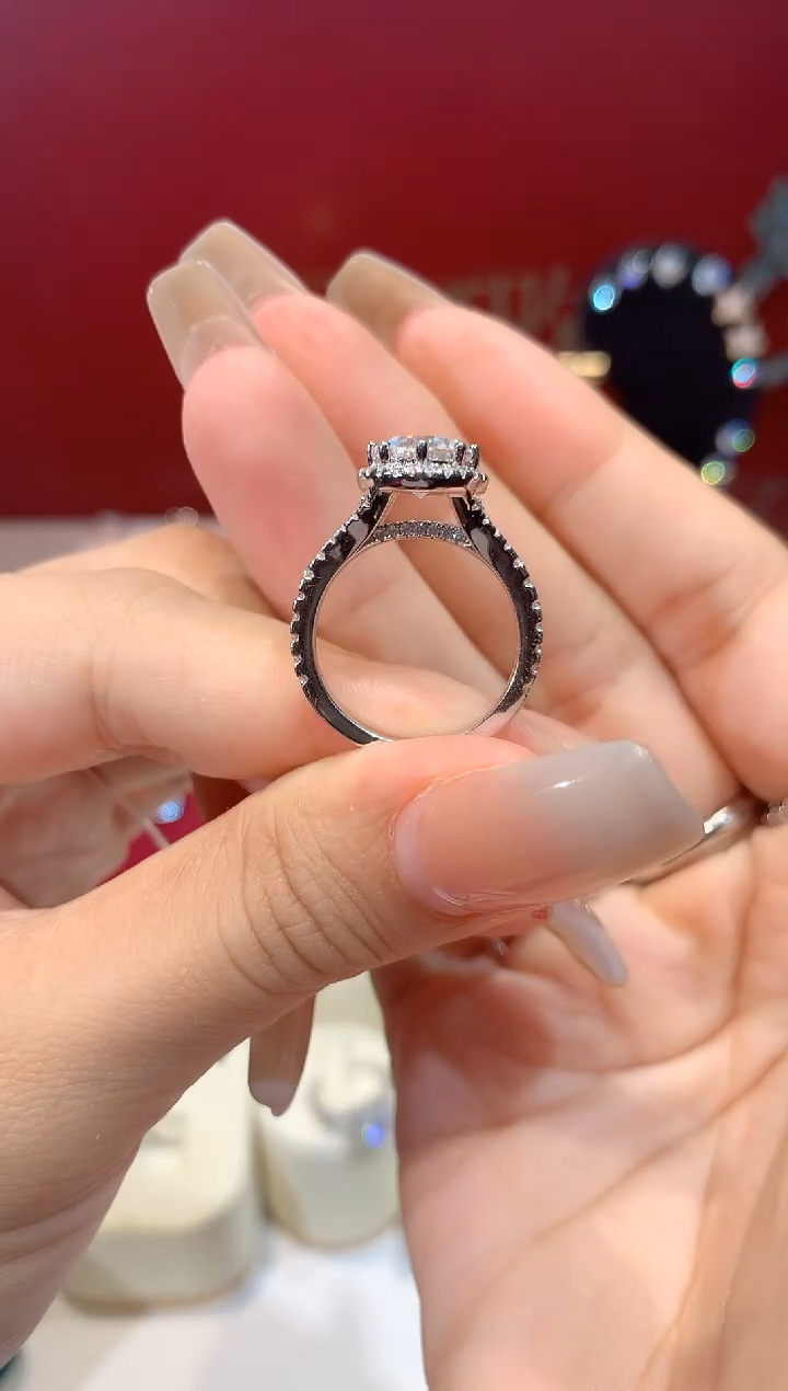 925银合成碳硅石【圆包2克拉】拍下提供圈口