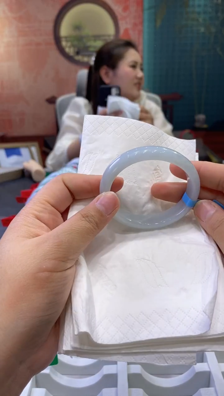 【闪购商品】翡翠手镯未镶嵌多人0007079