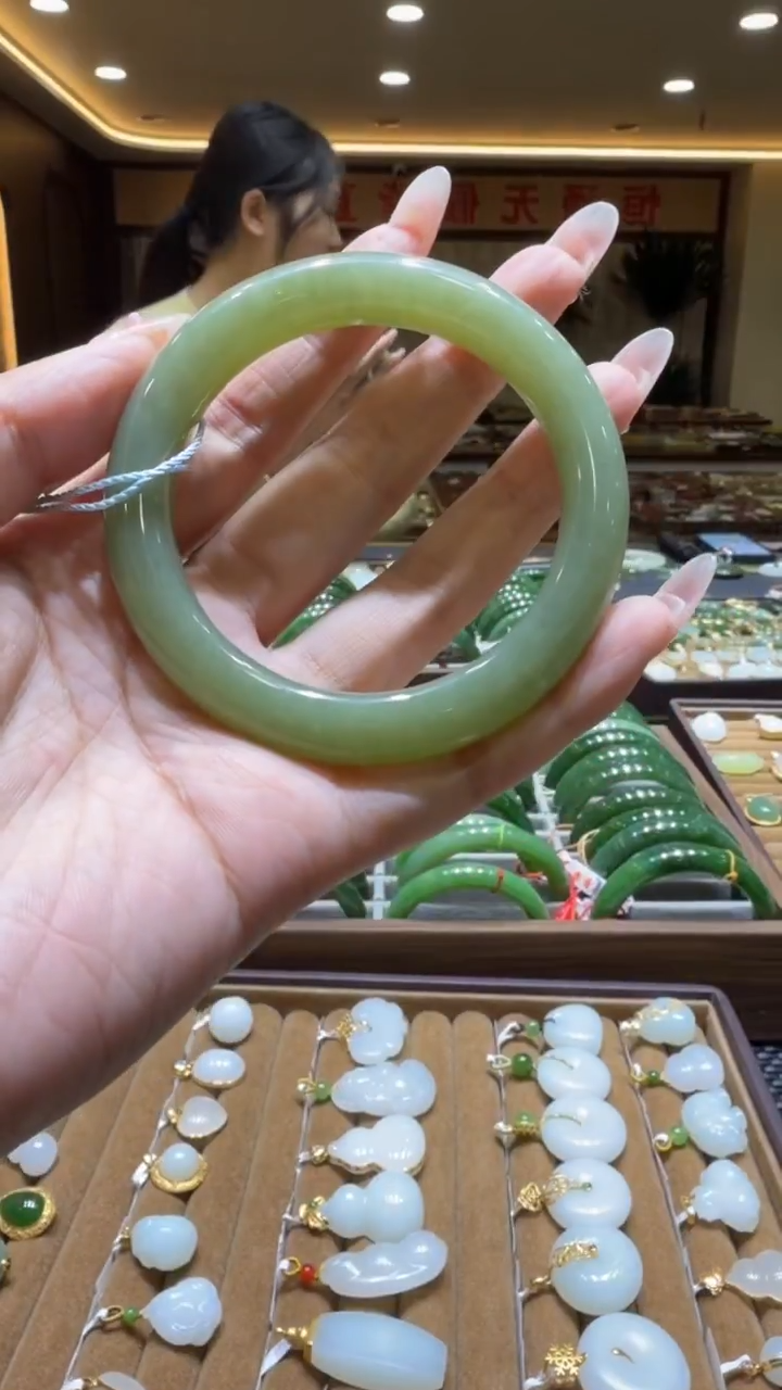 颈饰未镶嵌和田玉手镯57