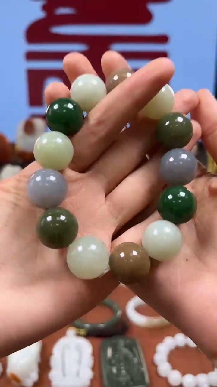 和田玉未镶嵌把件多宝手串