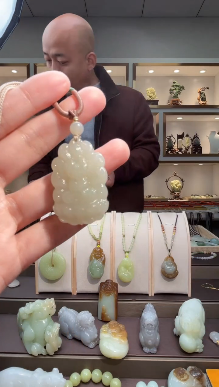 颈饰未镶嵌和田玉苏