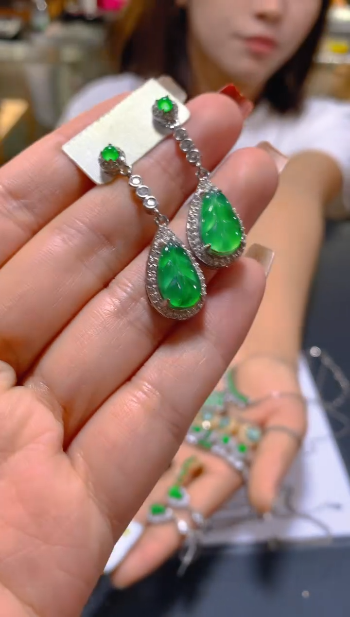 未镶嵌翡翠耳饰多样性发一