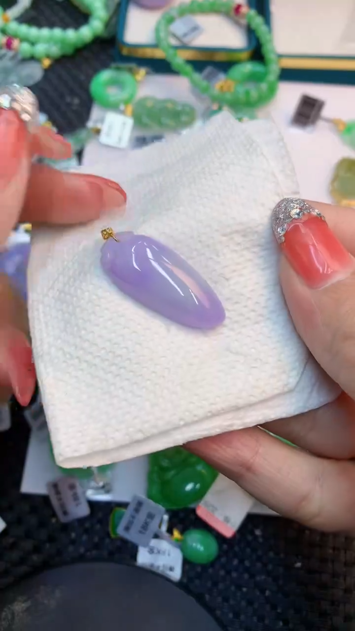 颈饰18K金镶嵌翡翠1